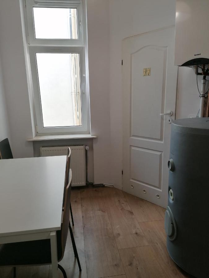 Hostel Tulip - Pokoj 5 Ze Wspolna Lazienka I Kuchnia Szczecin Exterior foto