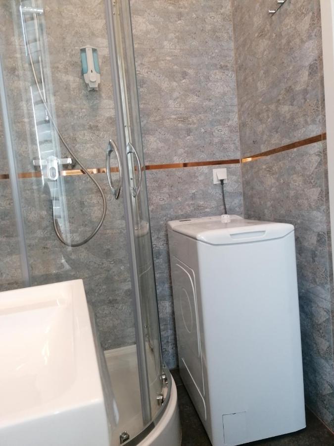 Hostel Tulip - Pokoj 5 Ze Wspolna Lazienka I Kuchnia Szczecin Exterior foto