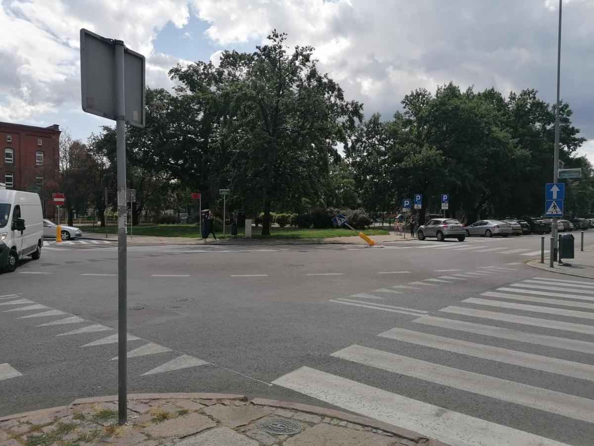 Hostel Tulip - Pokoj 5 Ze Wspolna Lazienka I Kuchnia Szczecin Exterior foto