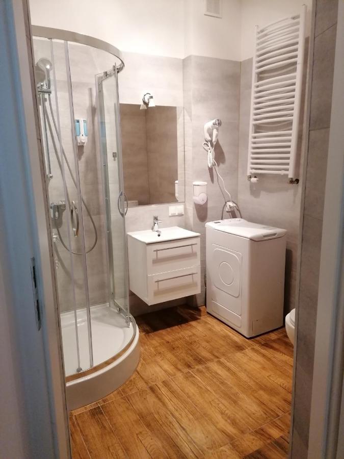 Hostel Tulip - Pokoj 5 Ze Wspolna Lazienka I Kuchnia Szczecin Exterior foto